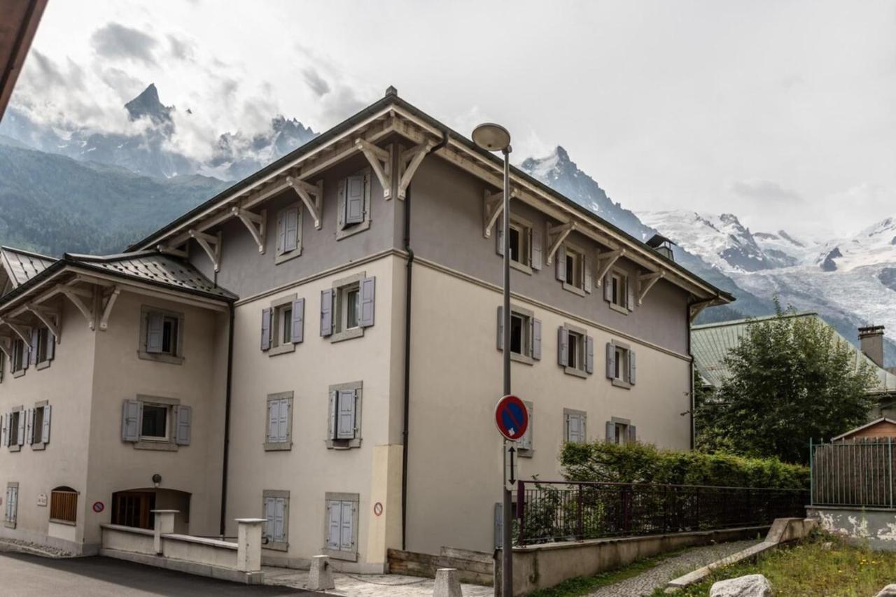 Villa Vallet- Newly Renovated 2 Bedroom Nestled Just Off The Main Street Chamonix Dış mekan fotoğraf